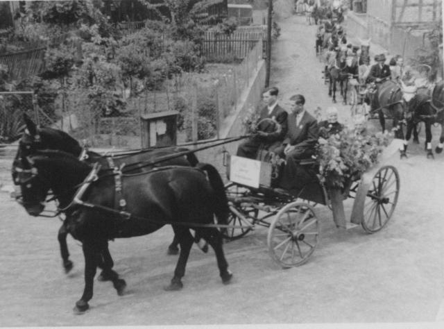 1955_700_Jahrfeier_Kutsche.jpg.jpg